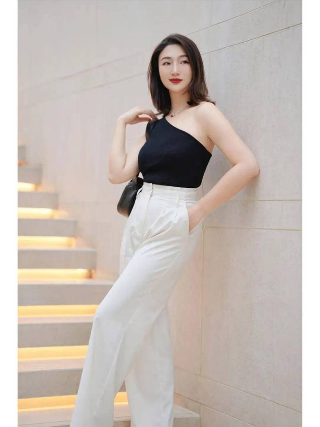开云Kaiyun清流气势派头：让你在夏日脱颖而出(图11)